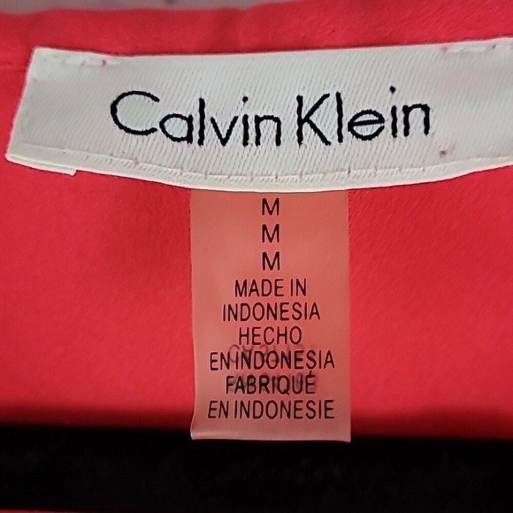 Calvin Klein Coral Long Sleeve V-neck Top. Size Medium - Picture 9 of 10